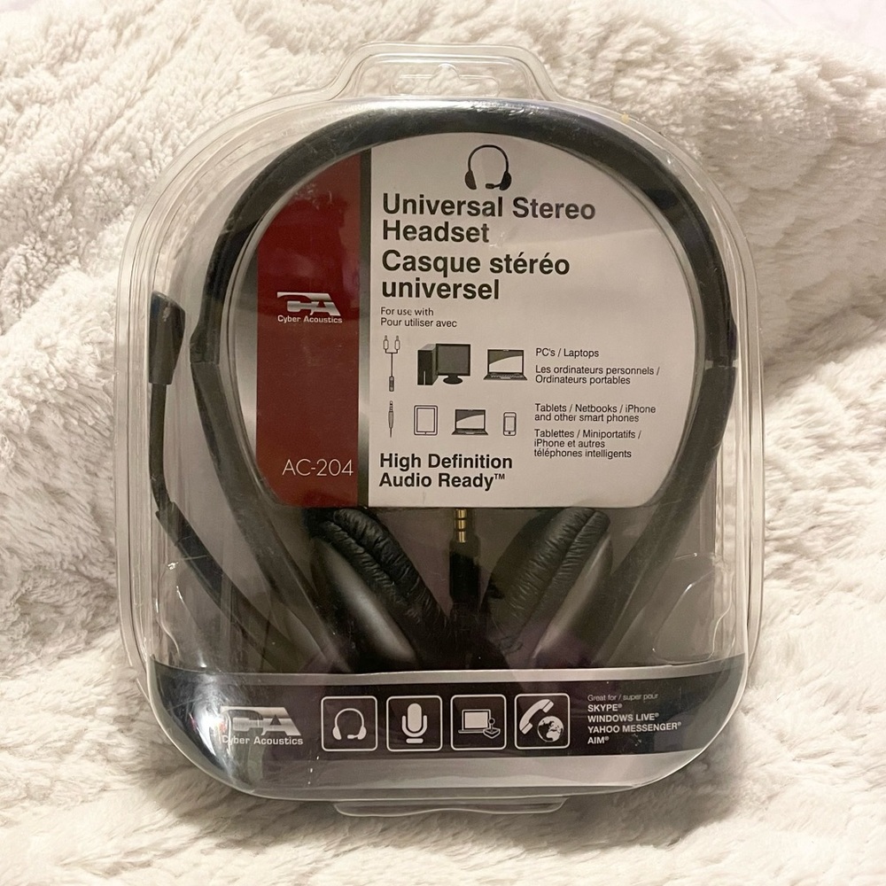 New Cyber Acoustics high definition AC-204 headphones /headset